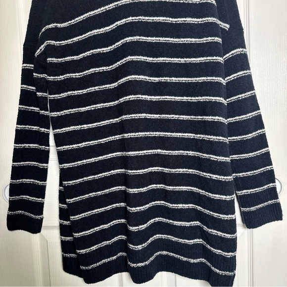 Vince Boucle Womens Black White Striped Cardigan Open Front Medium Coastal *Flaw - Picture 7 of 13